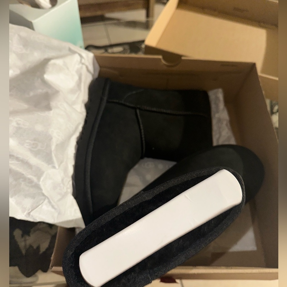 ❄️🌫️UGG CLASSIC SHORT ❄️🌫️ - Picture 11 of 11